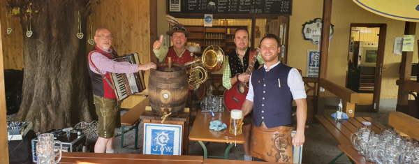 Wirtshauswiesn mit Augustiner Bier als Oktoberfest- Ersatz