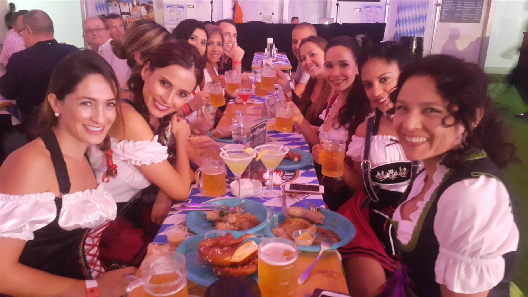 oktoberfest dubai oktoberfestband gaudiblosn